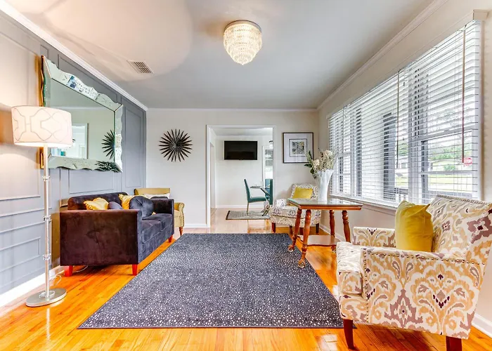 W/ Covered Patio: 1 Mi To Downtown! Pensacola